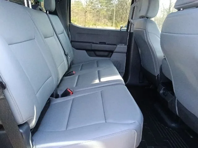 New 2026 Oxford White Ford F-350® XL image 30