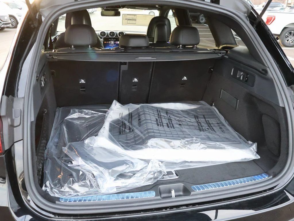 New 2026 Black Mercedes-Benz GLC 300 image 17