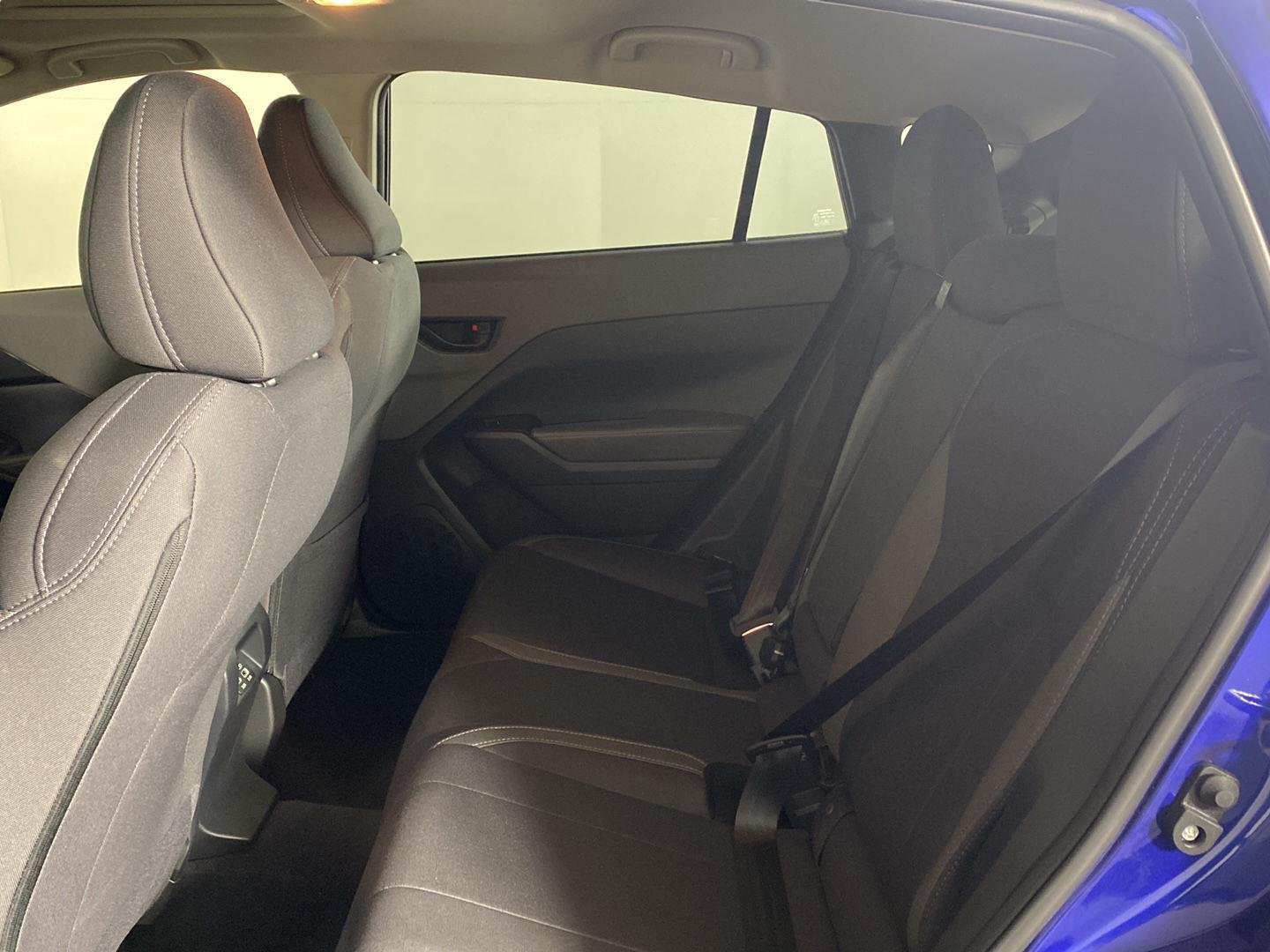 Used 2025 Sapphire Blue Pearl Subaru Premium image 15
