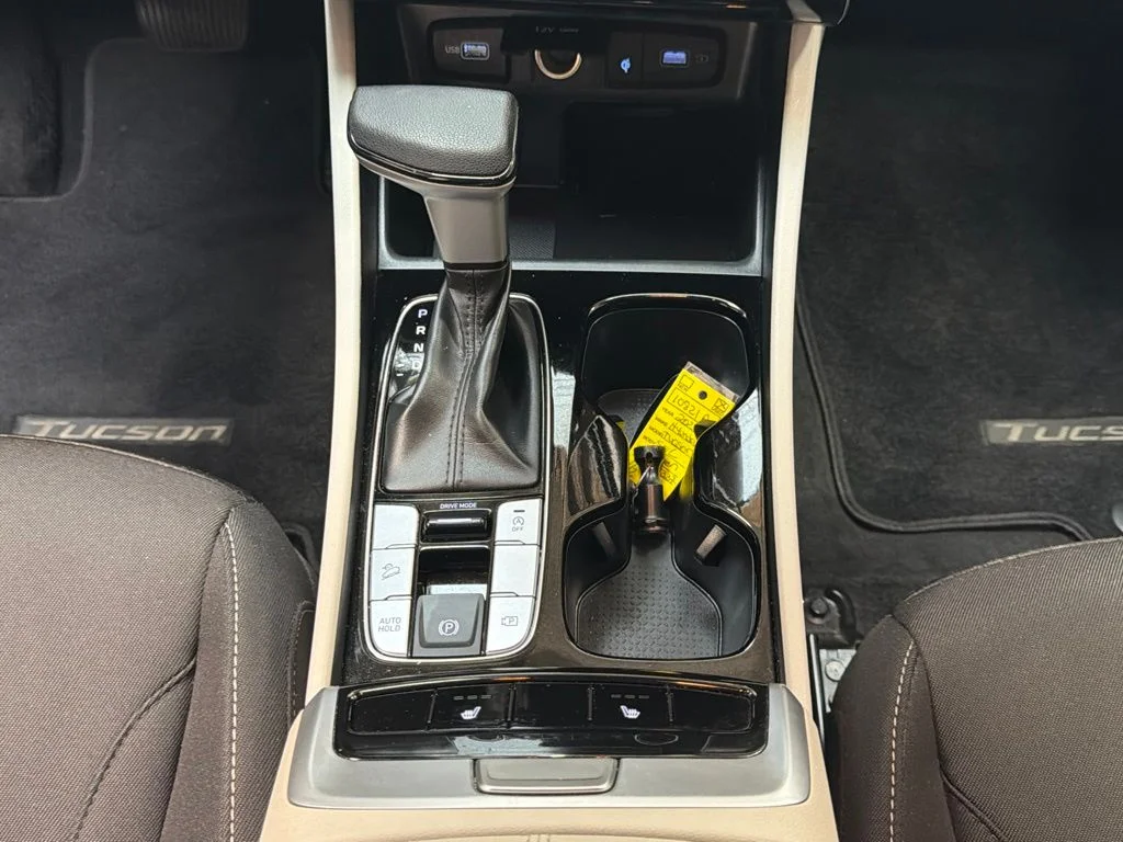 Used 2023 Amazon Gray Hyundai SEL image 18