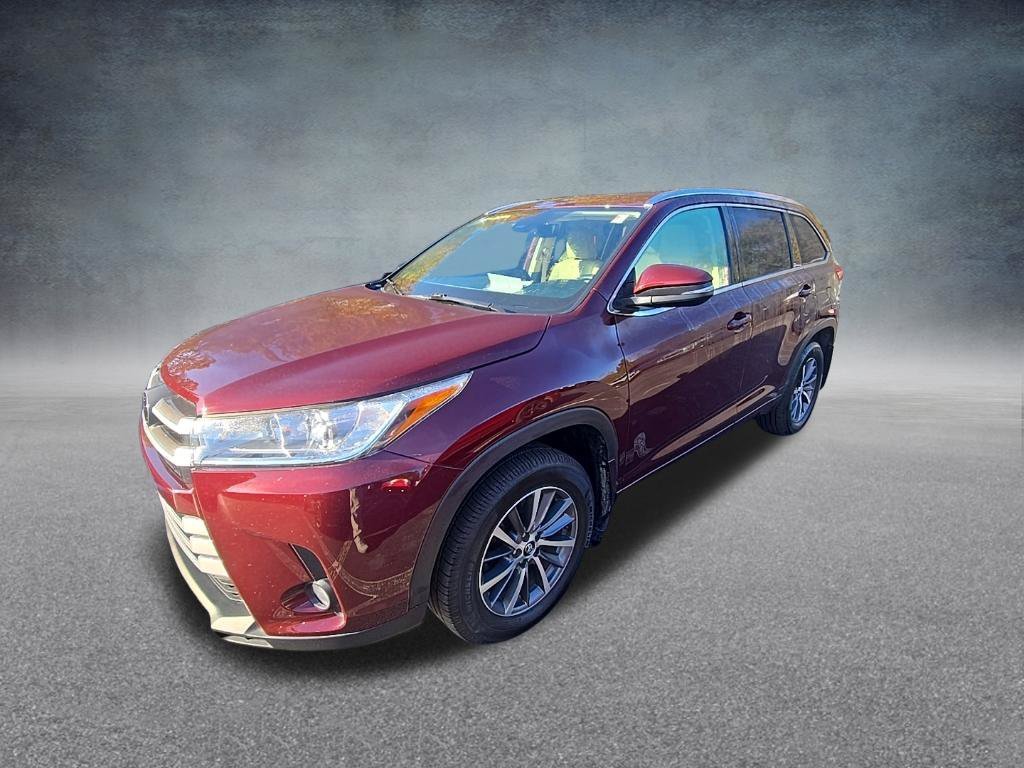 Used 2018 Ooh La La Rouge Mica Toyota XLE image 4
