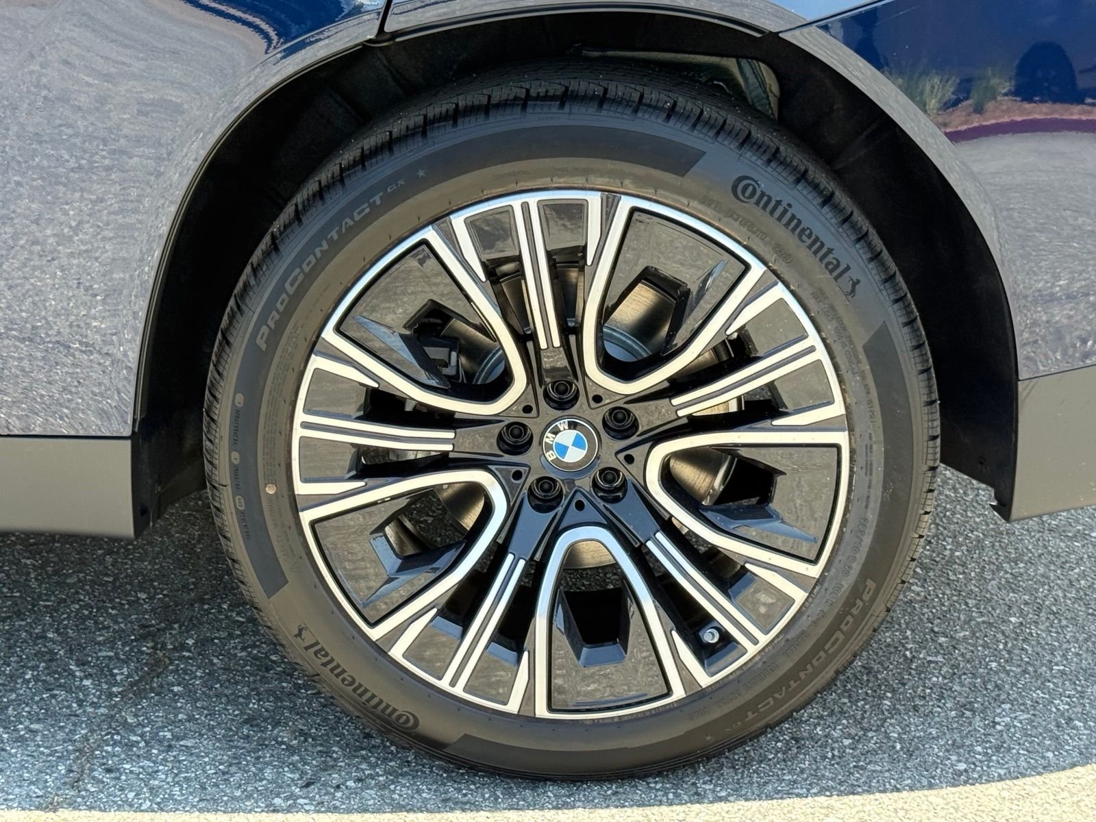 New 2026 Tanzanite Blue II Metallic BMW 30 xDrive image 18