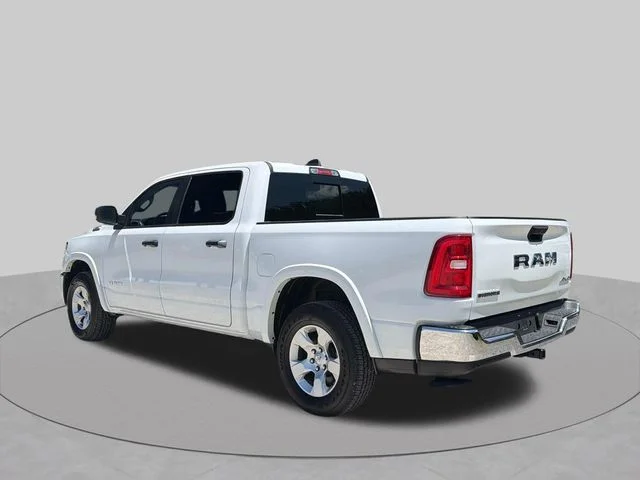 Used 2025 White Ram Big Horn/Lone Star image 7