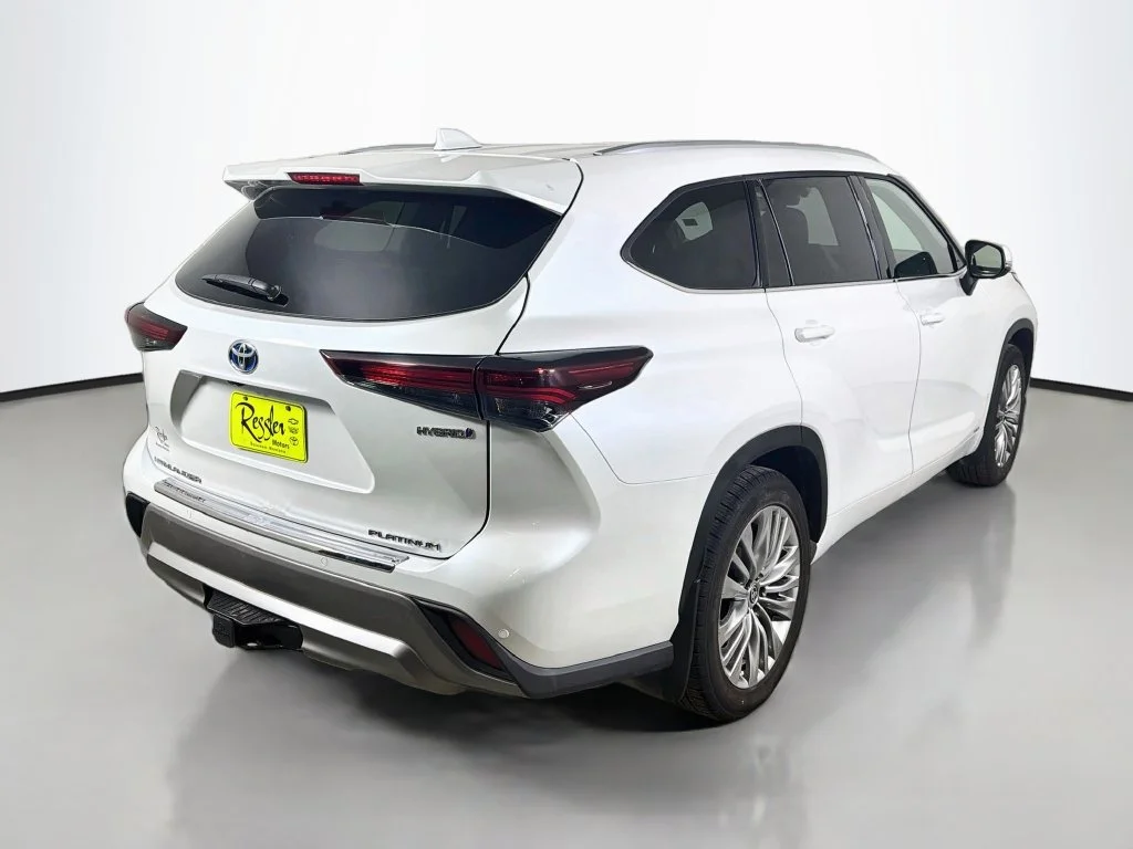 Used 2024 Beige Toyota Platinum image 6