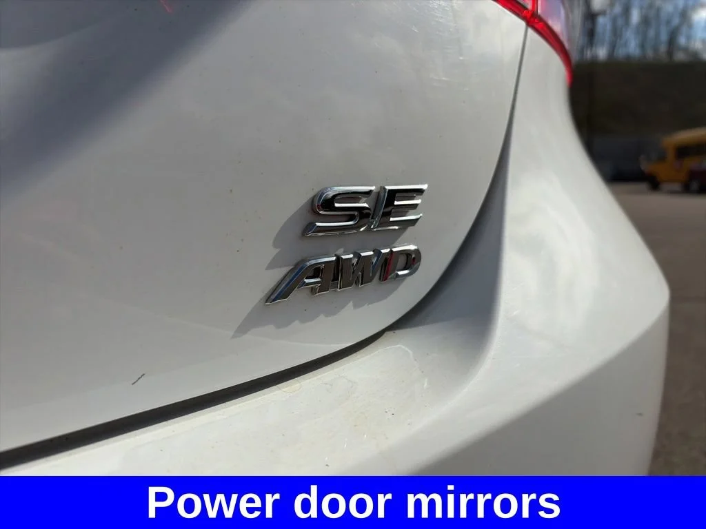 2023 Toyota Camry SE - Photo 16