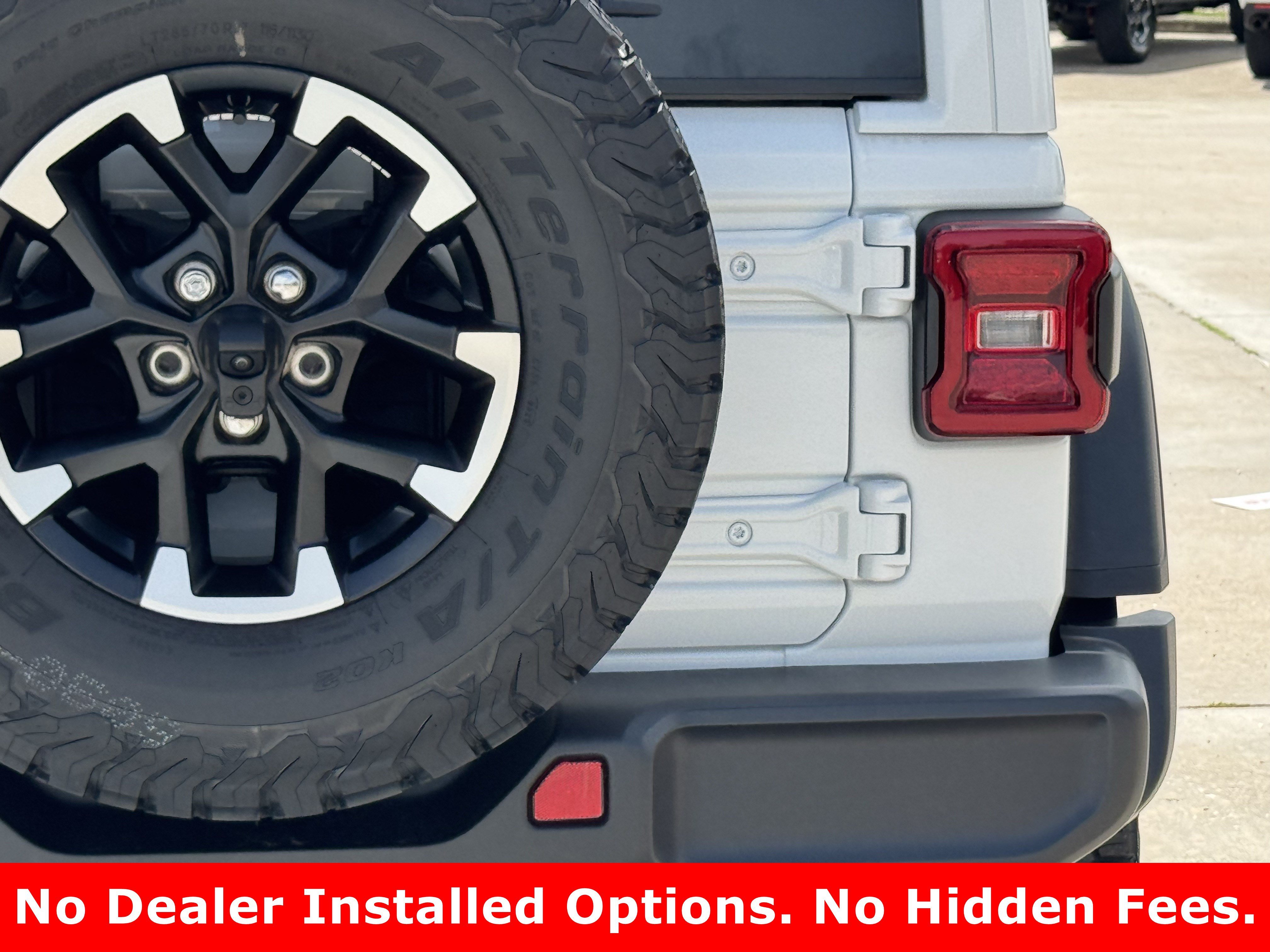 New 2026 Bright White Clear-Coat Exterior Paint Jeep Rubicon image 9