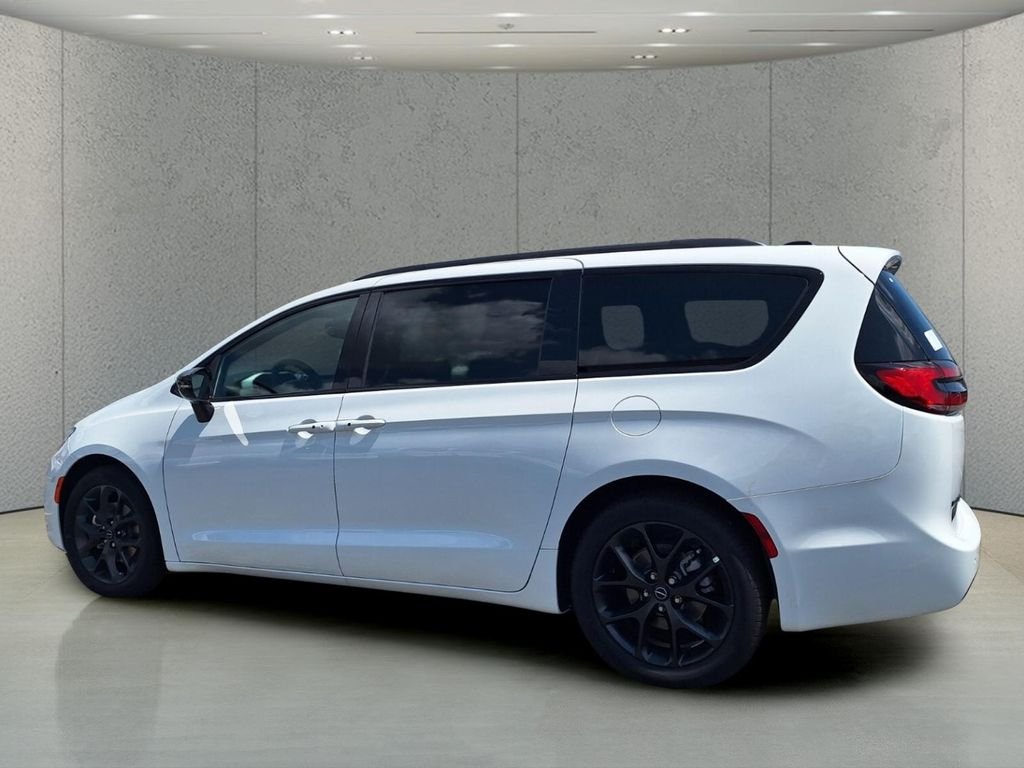 2026 Chrysler Pacifica Limited - Photo 7