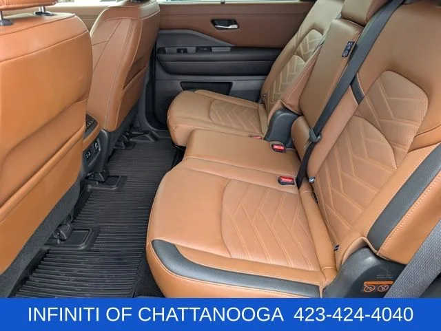 Used 2023 Black Nissan Platinum image 23
