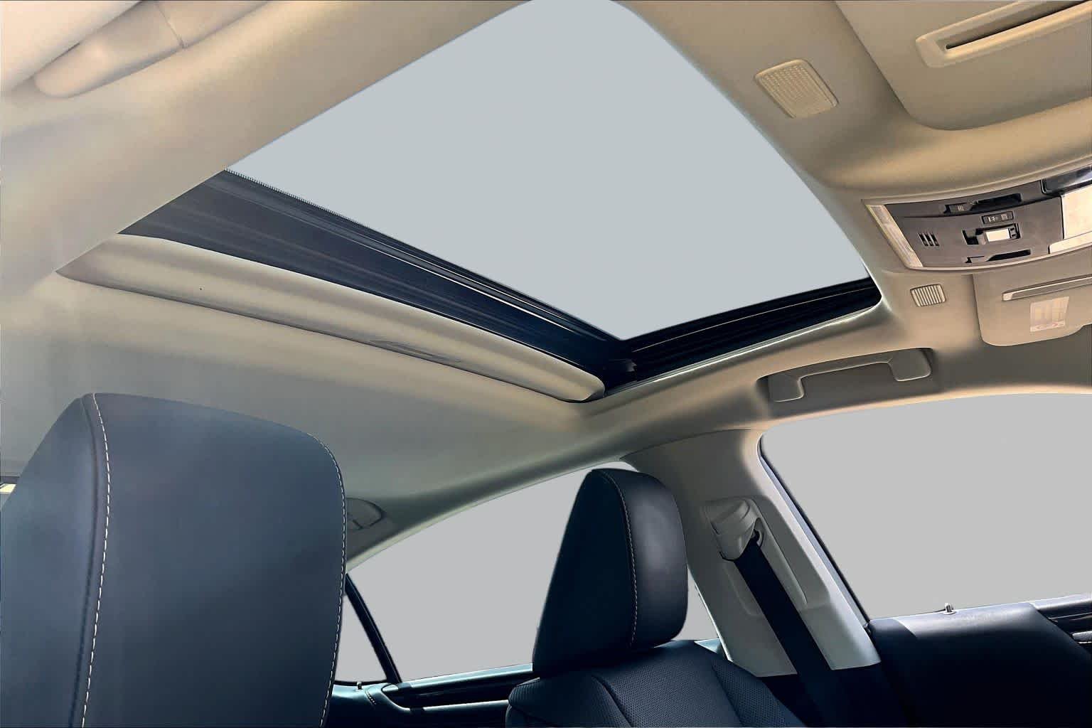 Used 2021 Silver Lining Metallic Lexus  image 14