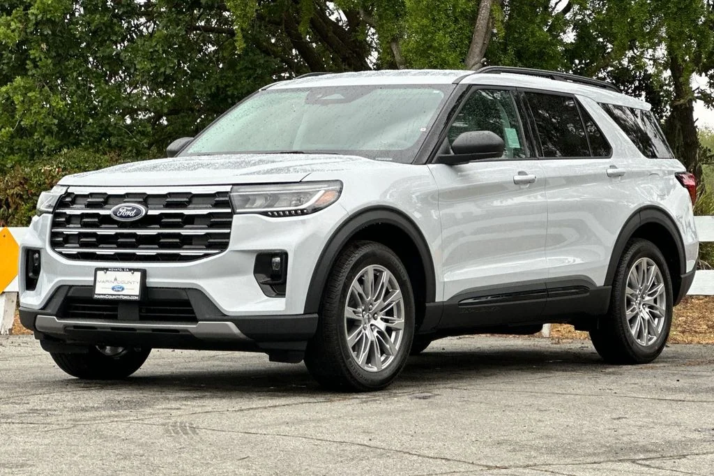 New 2026 White Metallic Ford Active image 8