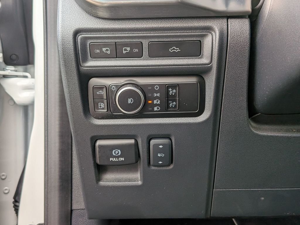 Used 2023 White Ford Lariat image 22