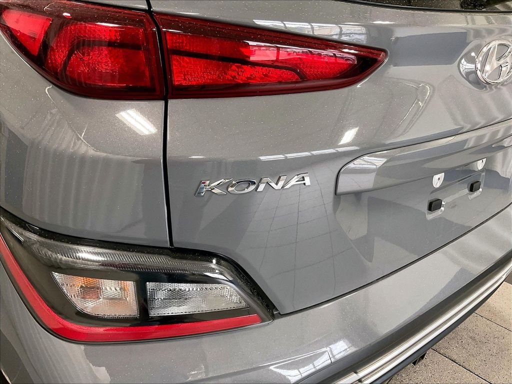 Used 2023 Gray Hyundai SE image 27
