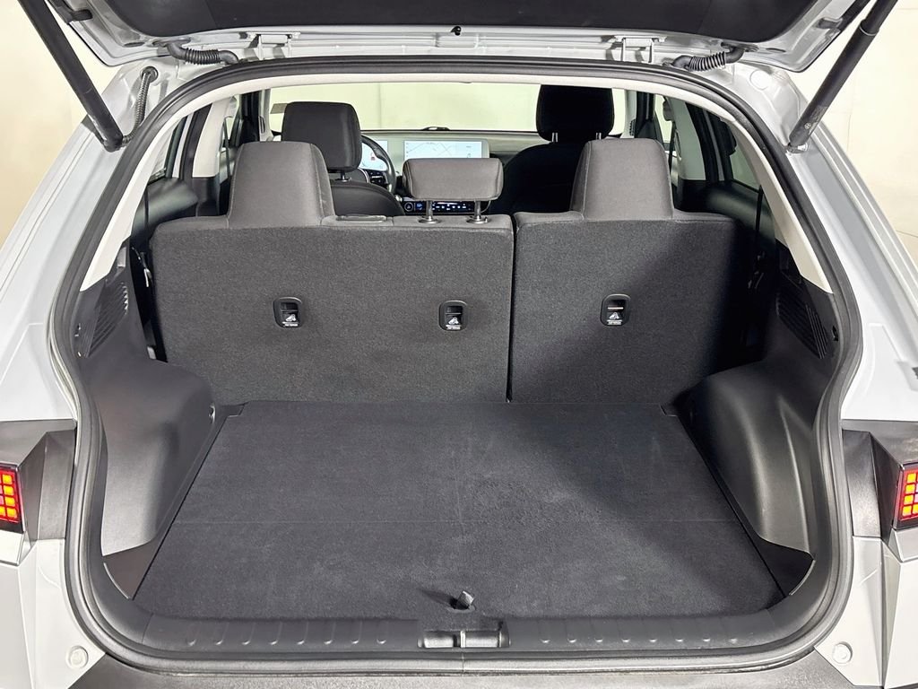 Used 2024 Gray Hyundai SEL image 21