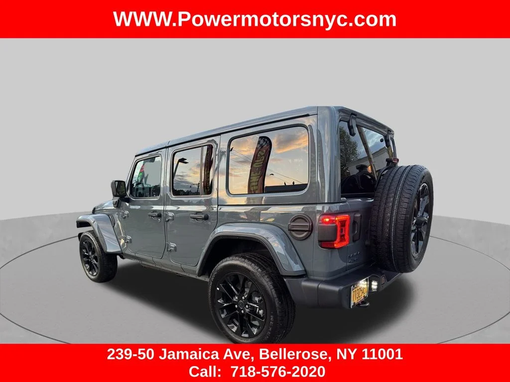 Used 2025 Gray Jeep Sahara 4xe image 3