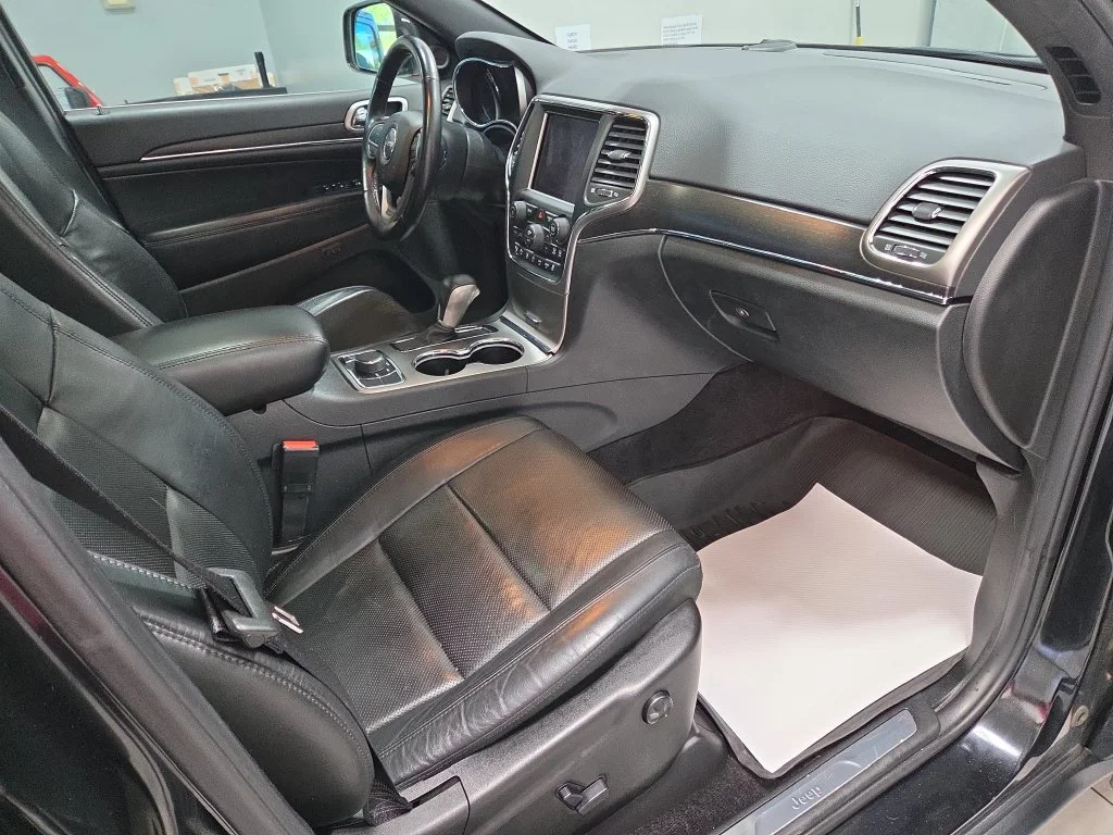 Used 2018 Black Jeep Limited image 18