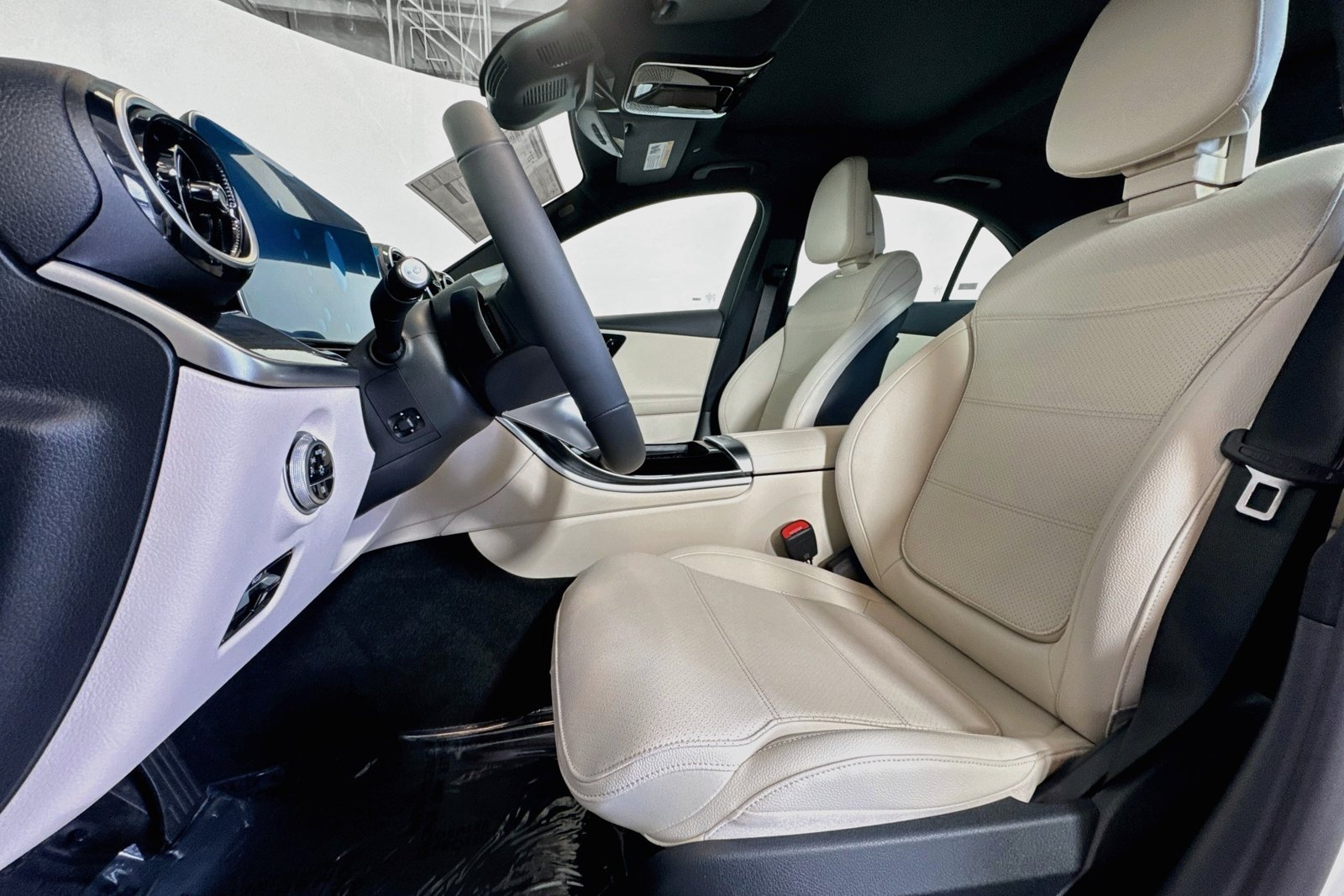New 2026 Polar White Mercedes-Benz C 300 image 18