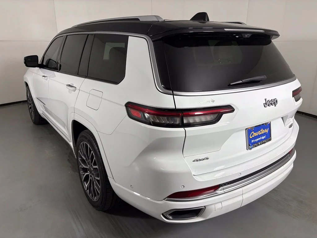 Used 2023 White Jeep Summit image 6