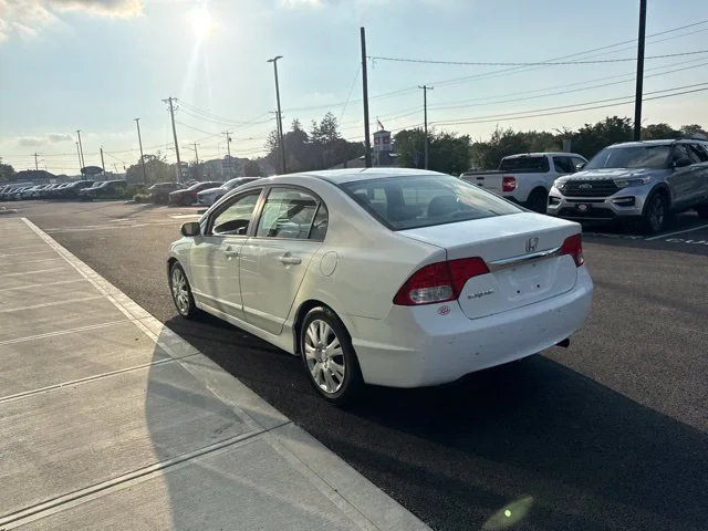 Used 2011 White Honda LX image 4