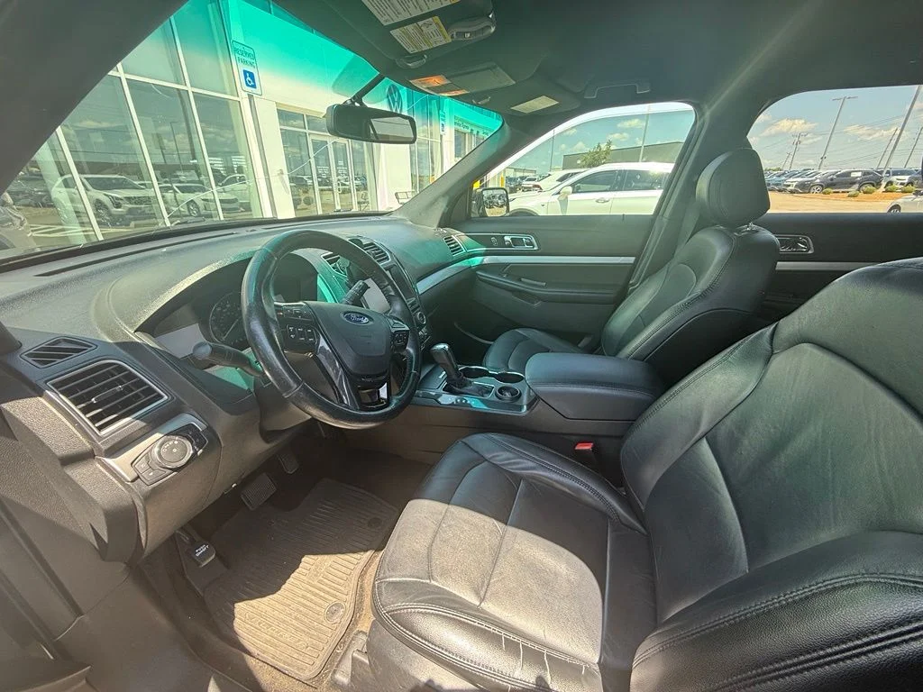 Used 2016 Black Ford XLT image 8