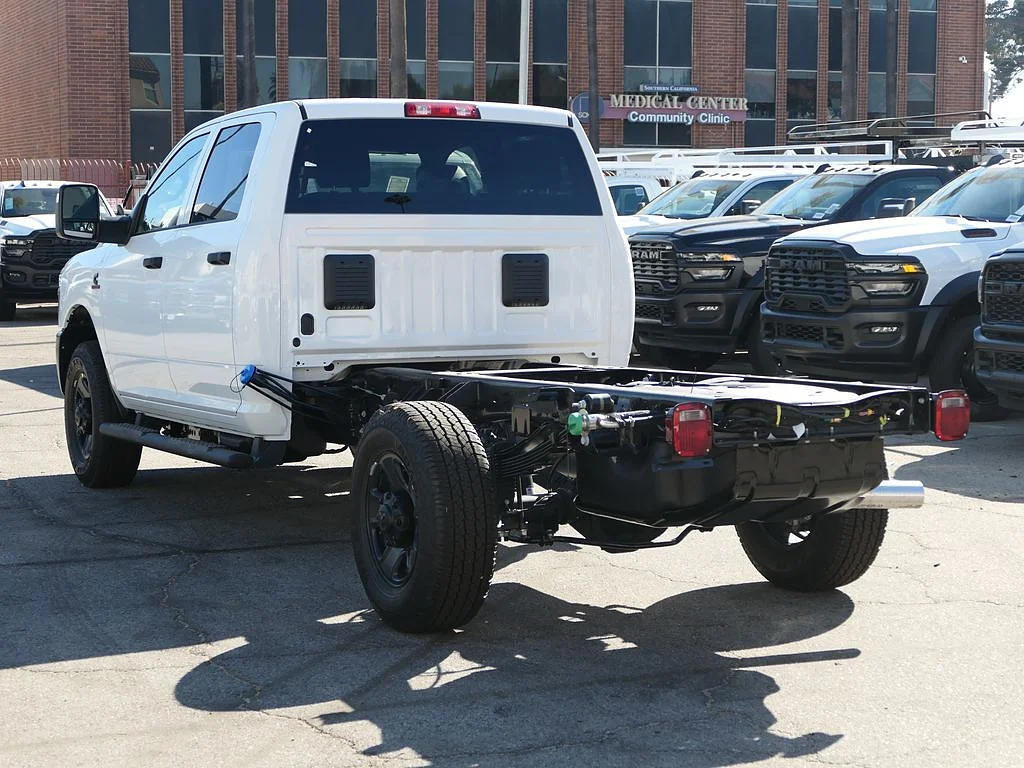 New 2026 Bright White Clearcoat RAM Tradesman image 4
