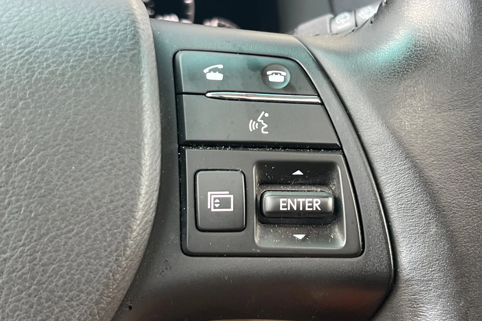 Used 2011 Starfire Pearl Lexus 4DR AWD image 27