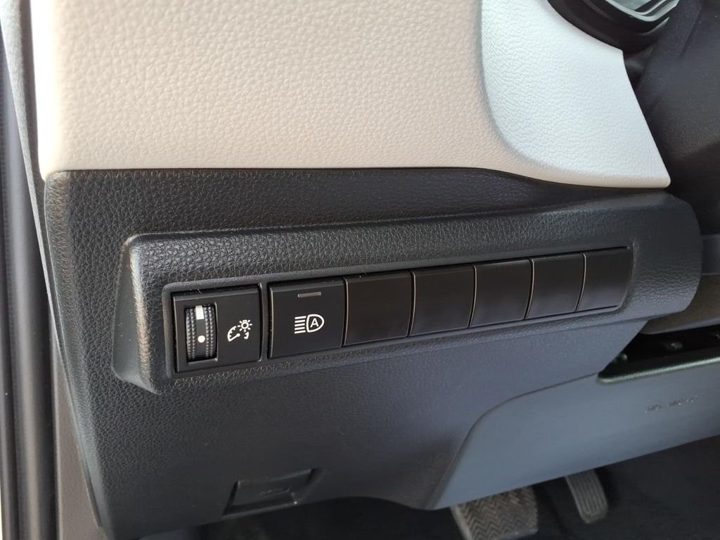 Used 2024 Ice Cap Toyota SE image 15