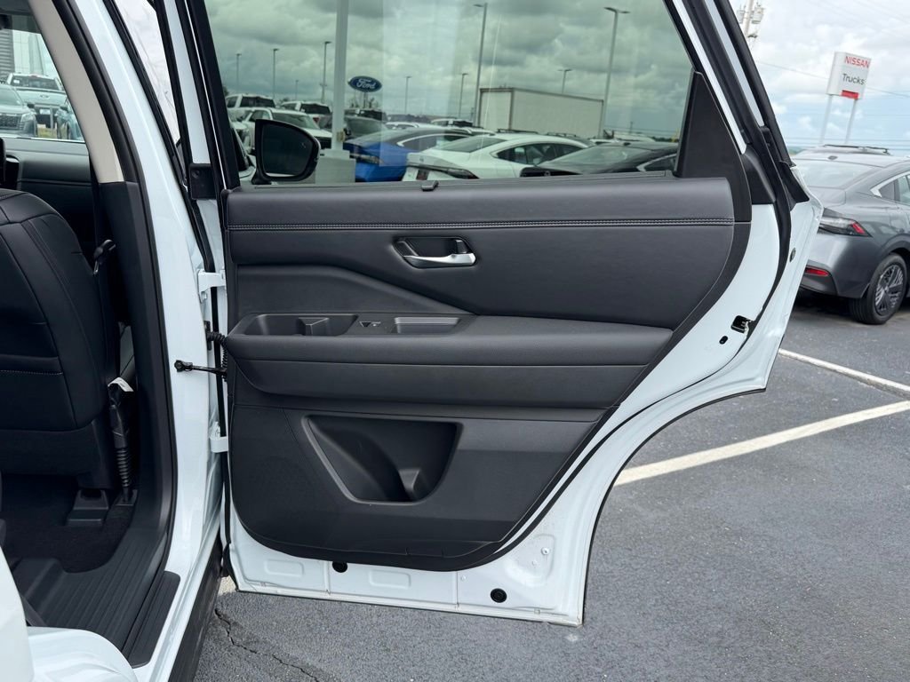 Certified Used 2025 White Nissan Platinum image 22