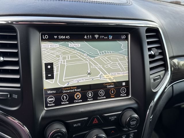 Used 2018 Gray Jeep Overland image 37