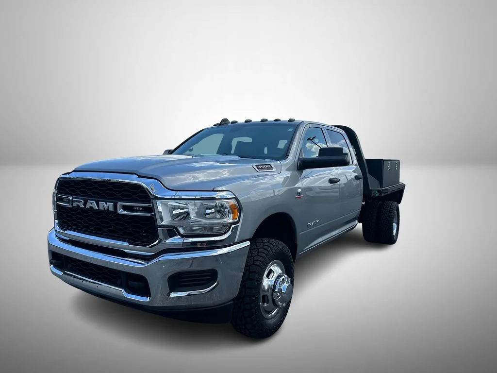 Used 2022 Silver Ram Tradesman image 2