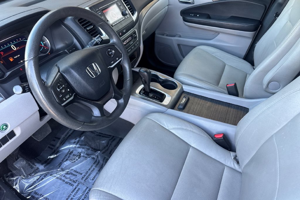 Used 2019 Obsidian Blue Pearl Honda LX image 11