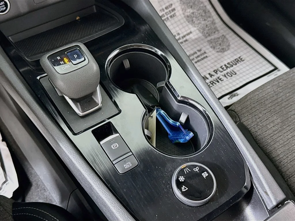 Used 2022 Brilliant Silver Metallic Nissan SV image 16