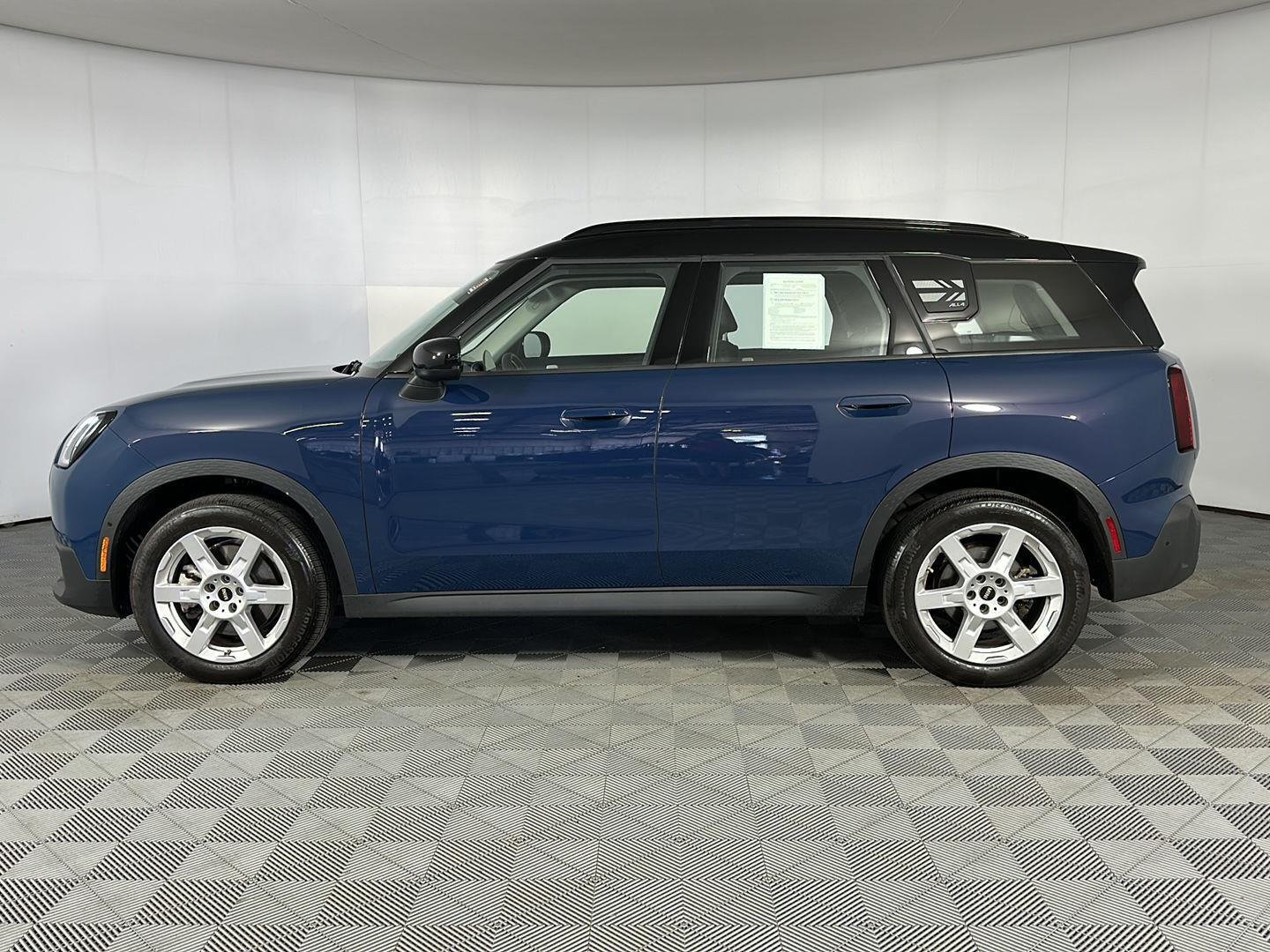 Certified Used 2025 Indigo Sunset Blue Metallic MINI S image 8