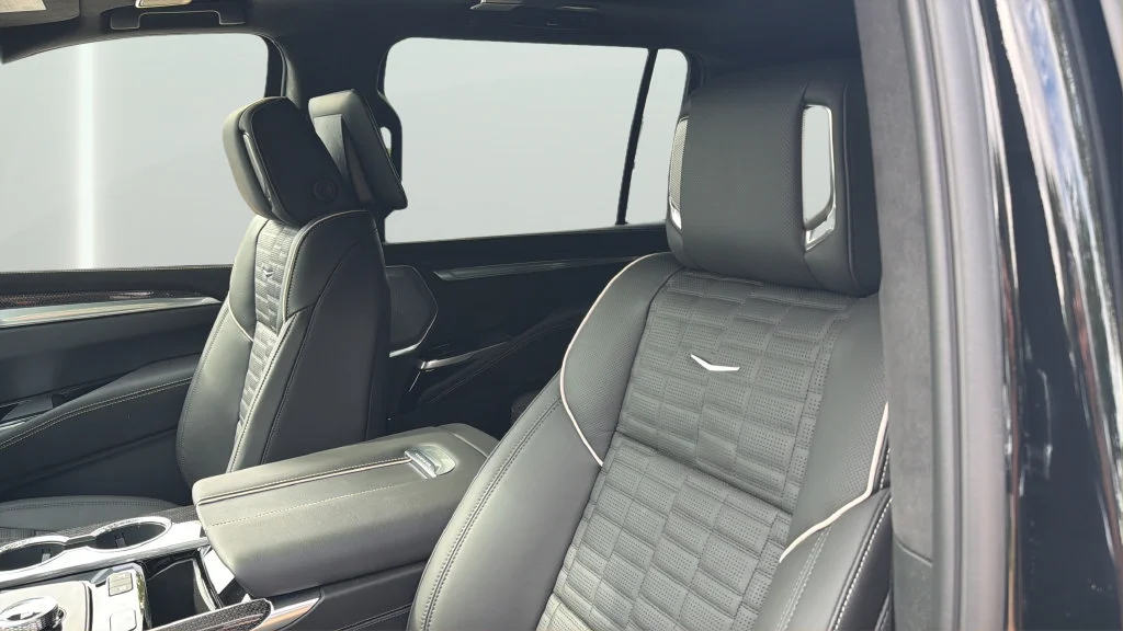 2026 Cadillac Escalade ESV V-Series - Photo 11
