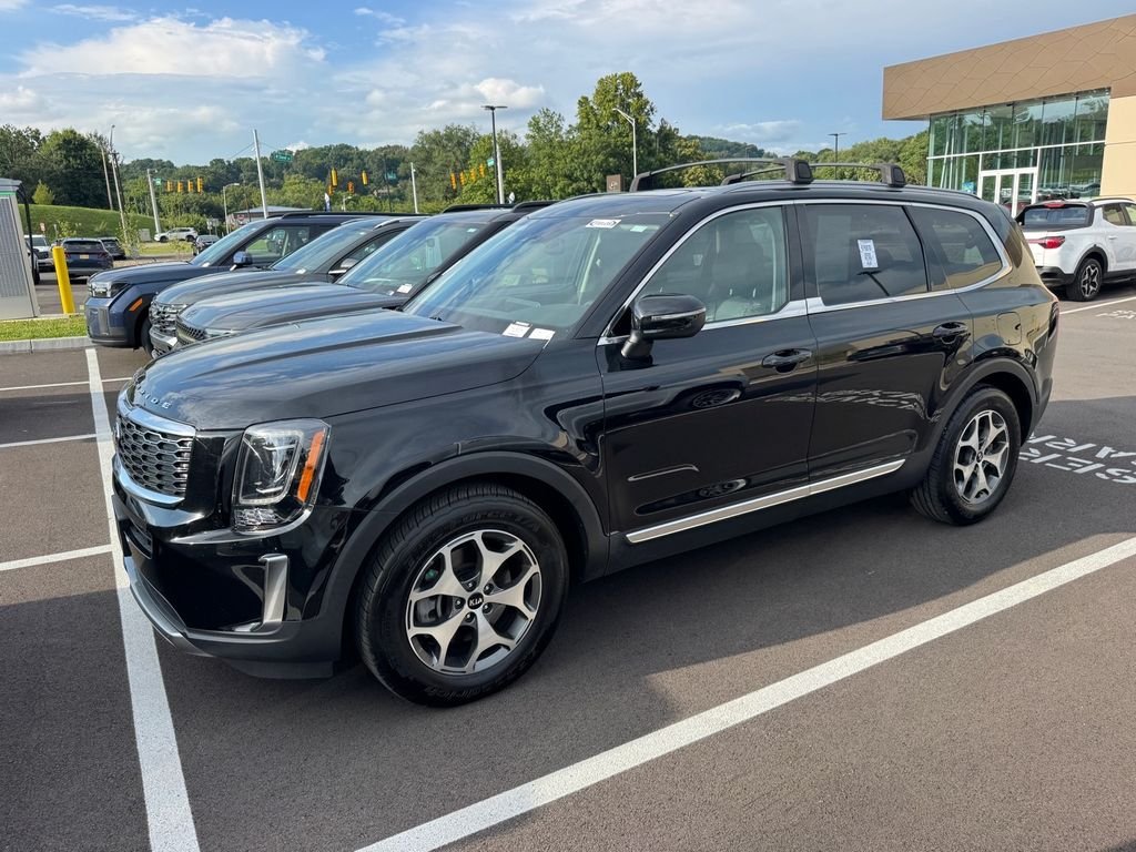 Used 2020 Black Kia EX image 2