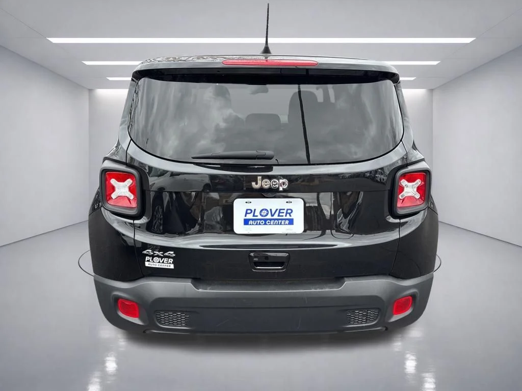 Used 2023 Black Clearcoat Jeep Latitude image 5