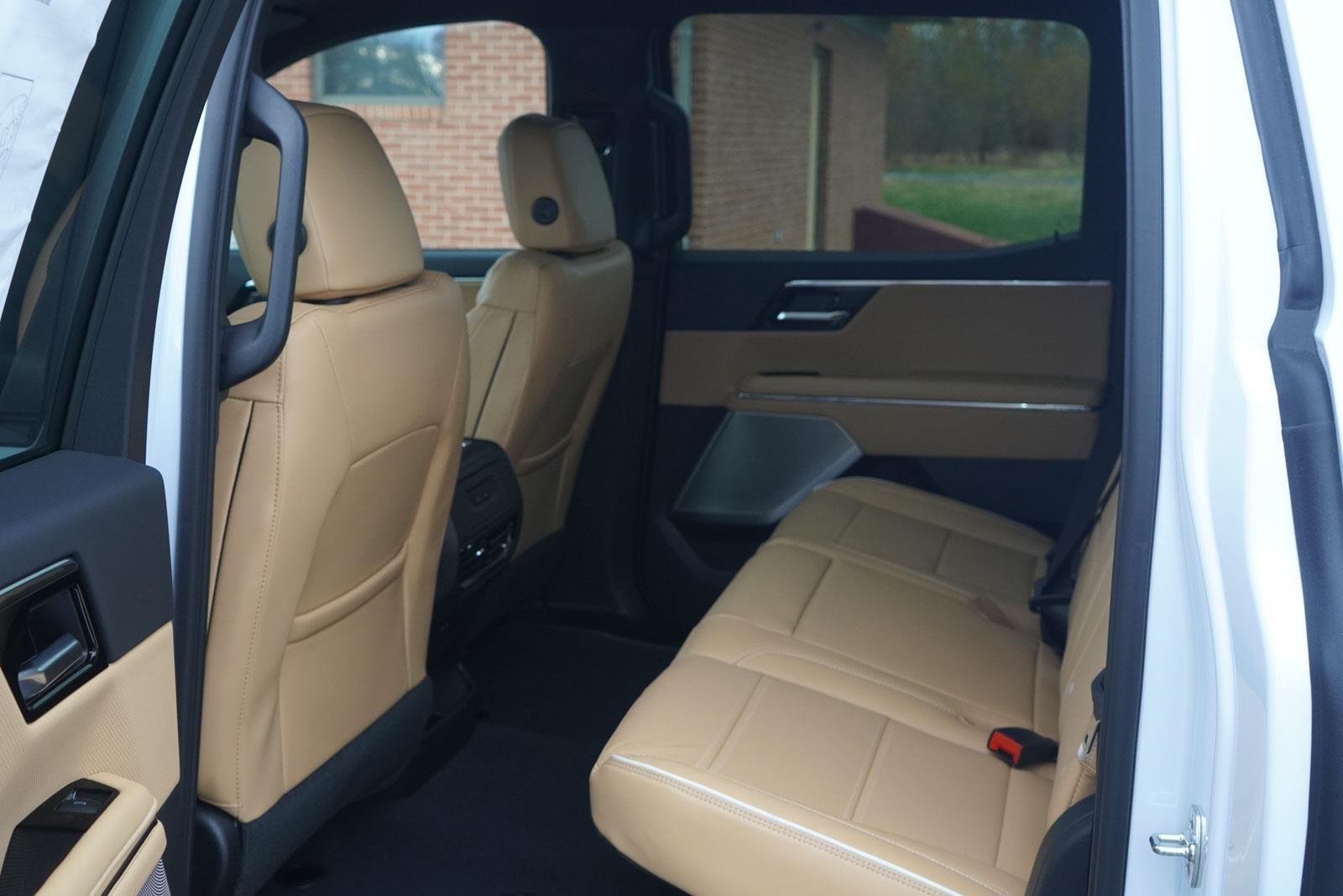 New 2026 Glacier White Tricoat GMC Denali Standard Range image 28