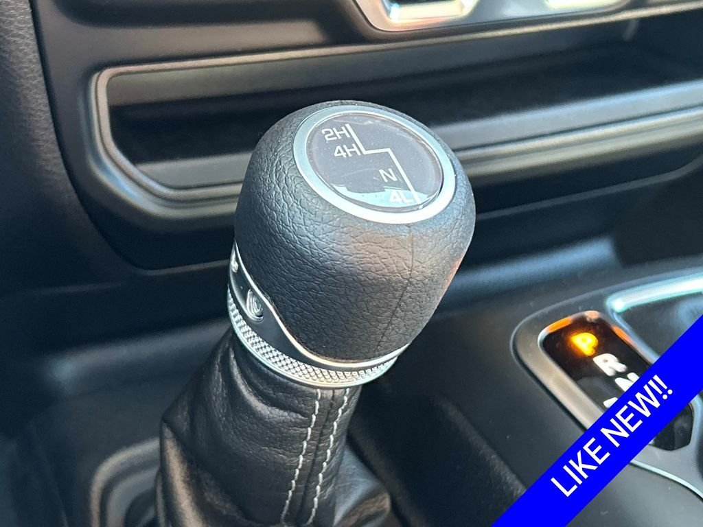 Used 2025 Red Jeep Sport S image 21