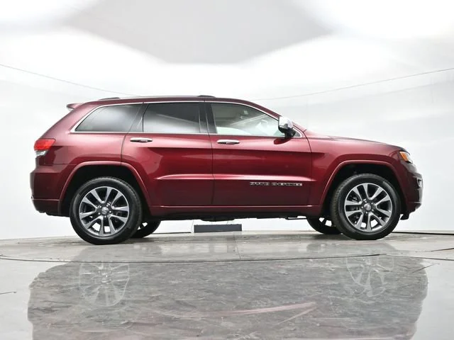 Used 2018 Velvet Red Pearlc Jeep Overland image 32