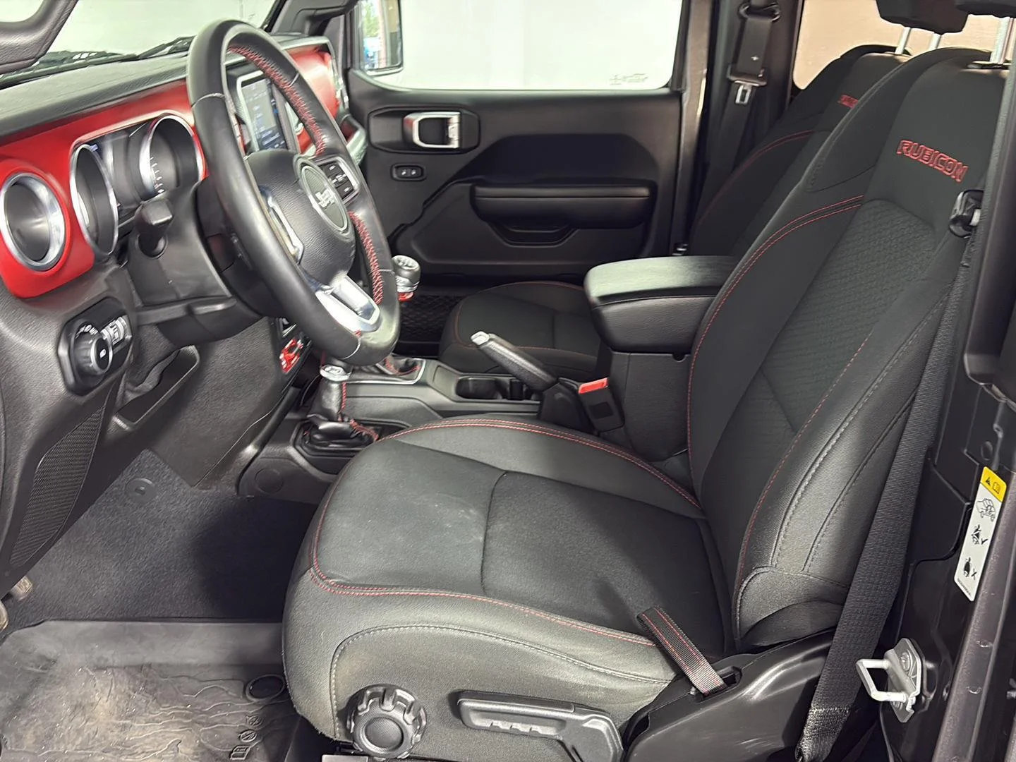 Used 2019 Granite Crystal Metallic Clearcoat Jeep Rubicon image 18