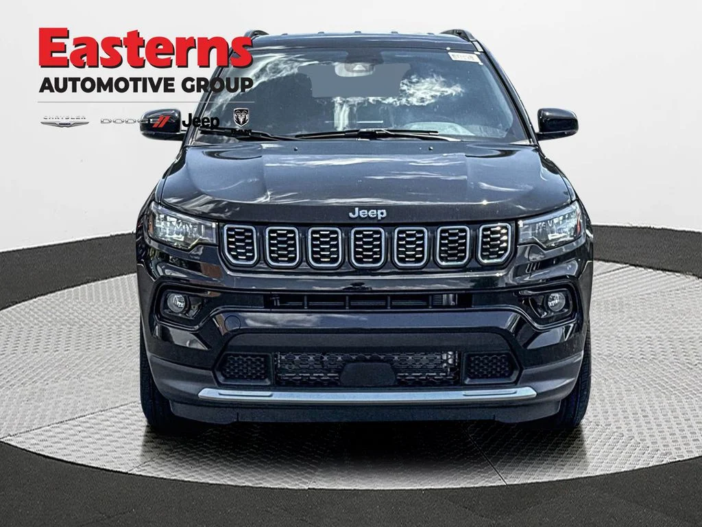 New 2026 Diamond Black Crystal Pearl-Coat Exterior Paint Jeep Limited image 2