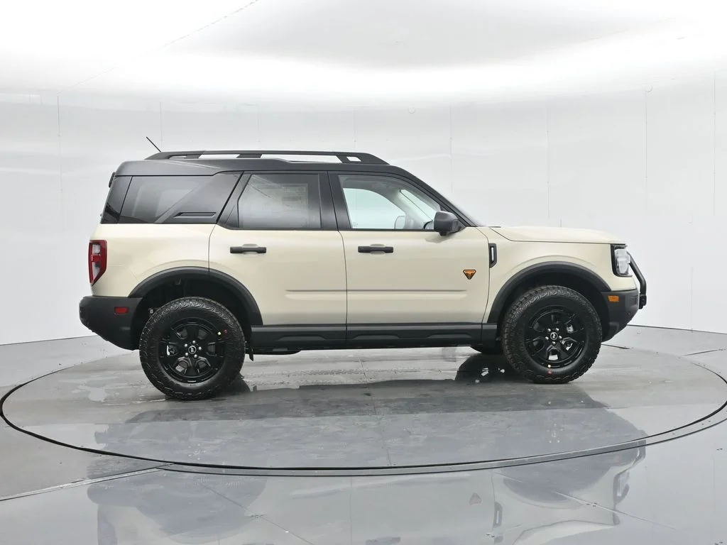 New 2025 Desert Sand Ford Badlands image 26