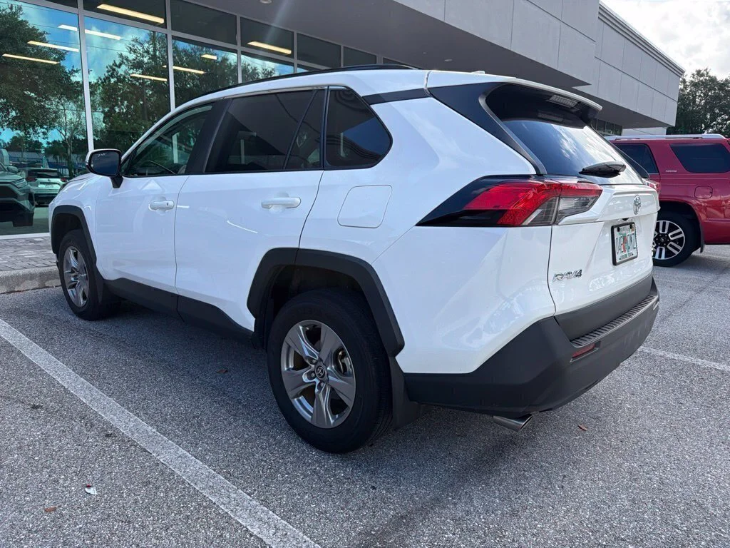 Used 2025 White Toyota XLE image 3