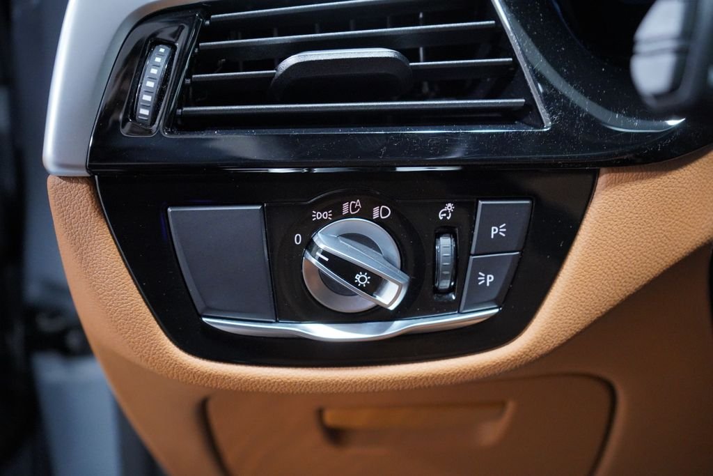 Used 2022 Bluestone Metallic BMW 530i image 22