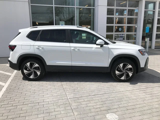 New 2026 Pure White Volkswagen SE image 8
