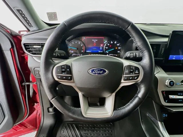 Used 2022 Red Ford XLT image 12