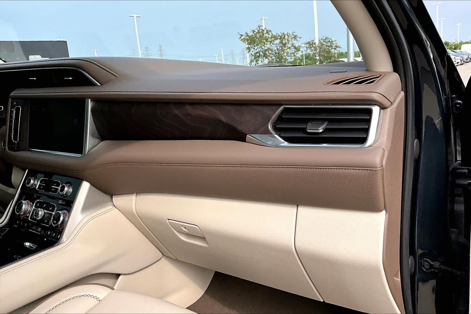 Used 2022 Hunter Metallic GMC Denali image 16