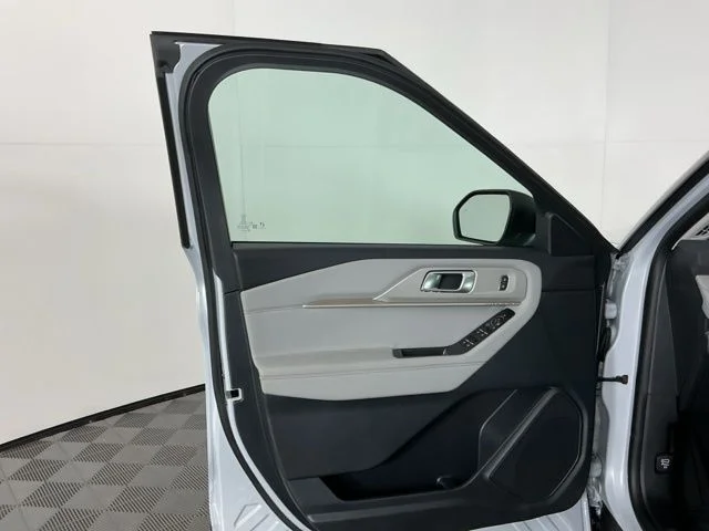 New 2026 Space White Metallic Ford Active image 13