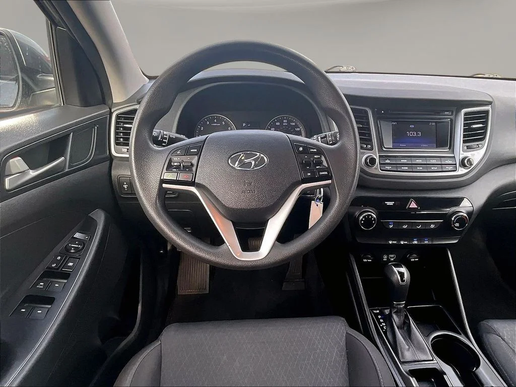 Used 2018 Gray Hyundai SE image 11