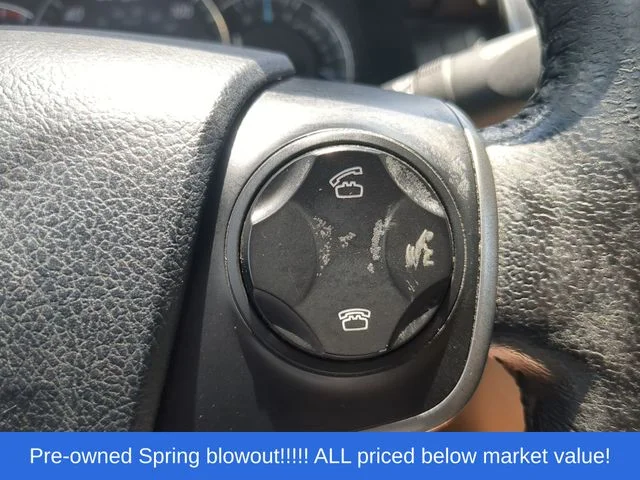 Used 2012 Beige Toyota XLE image 28