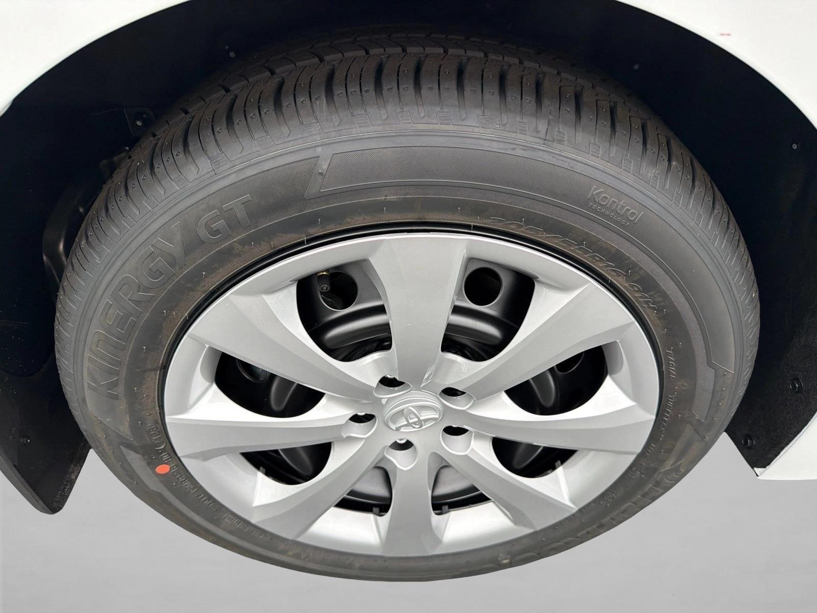 New 2027 Wind Chill Pearl Toyota LE image 17